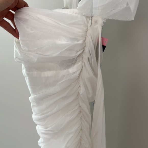 Norma Kamali Walter Fishtail Gown in Snow White - Picture 8 of 16